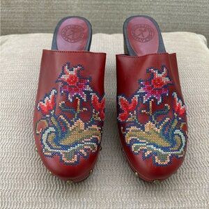 Penelope Chilvers Burgundy Medium Heeled Leather Clogs EU39